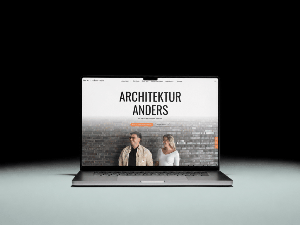 Webseite von desa architekten auf einem Laptop